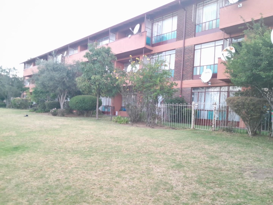 2 Bedroom Property for Sale in Kew Gauteng