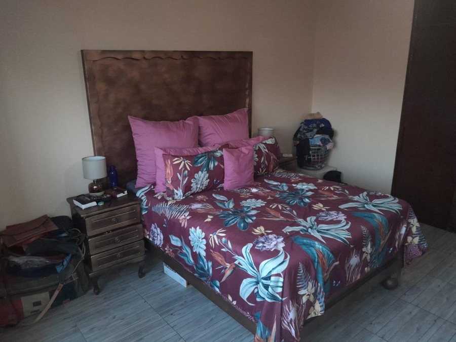 2 Bedroom Property for Sale in Kew Gauteng