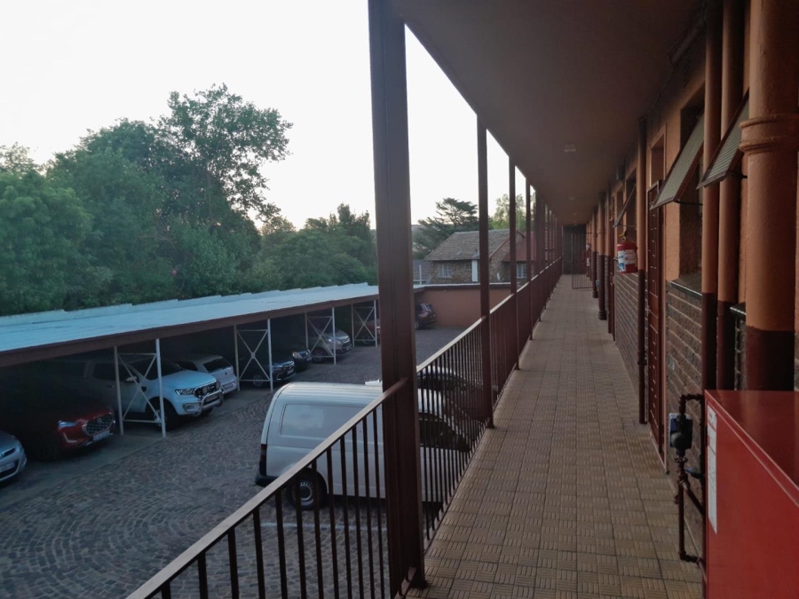 2 Bedroom Property for Sale in Kew Gauteng