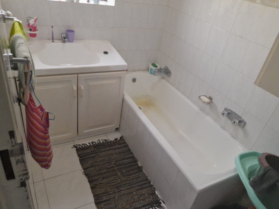 2 Bedroom Property for Sale in Kew Gauteng