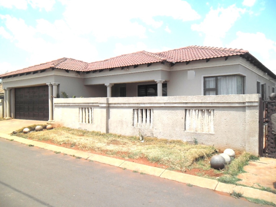 4 Bedroom Property for Sale in Mapleton Gauteng