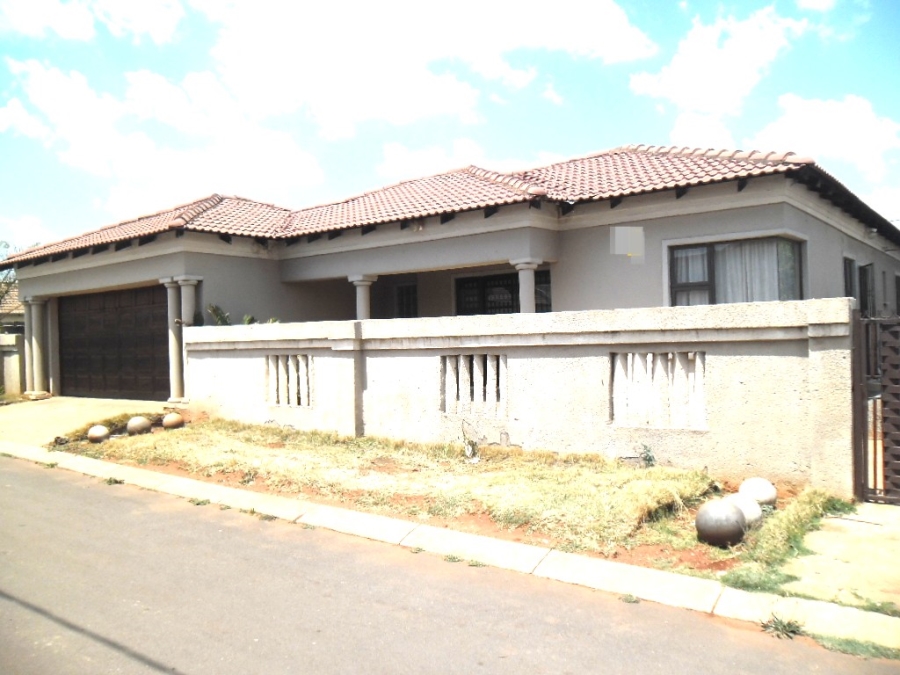 4 Bedroom Property for Sale in Mapleton Gauteng