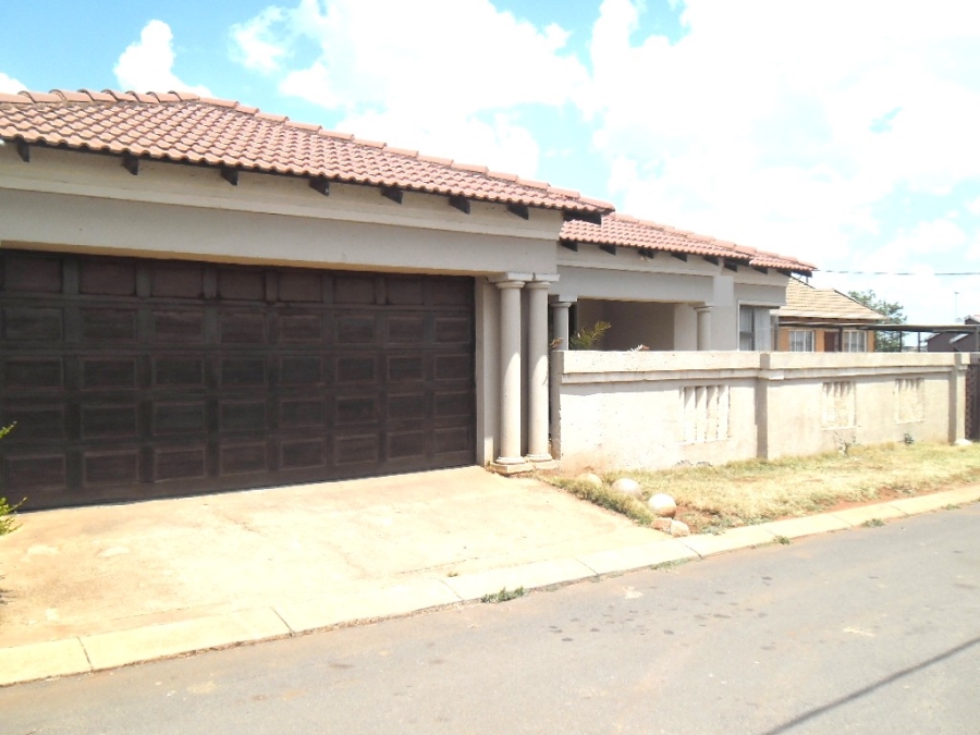 4 Bedroom Property for Sale in Mapleton Gauteng