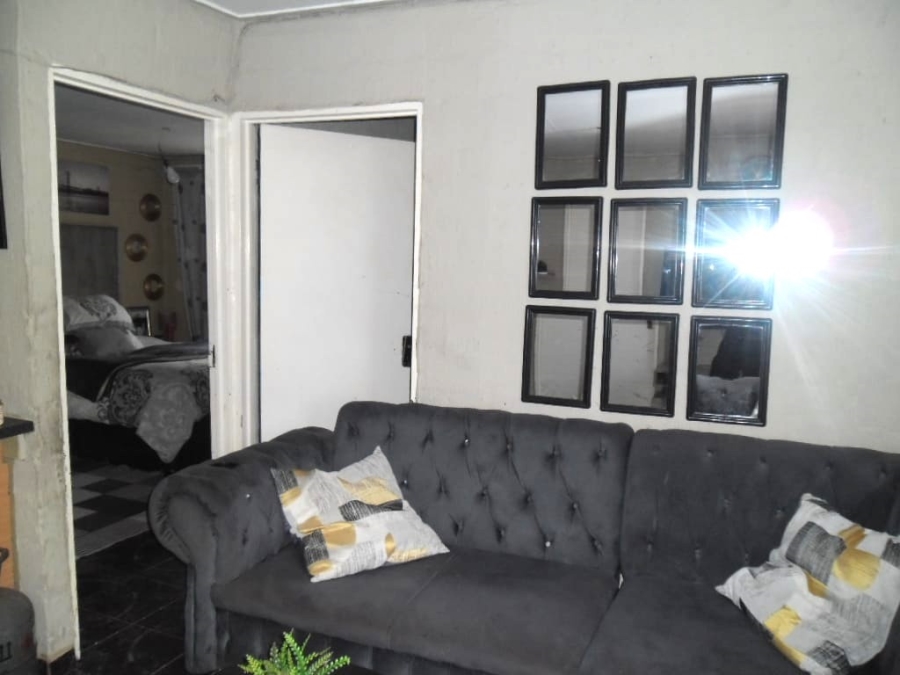 4 Bedroom Property for Sale in Roodekop Gauteng