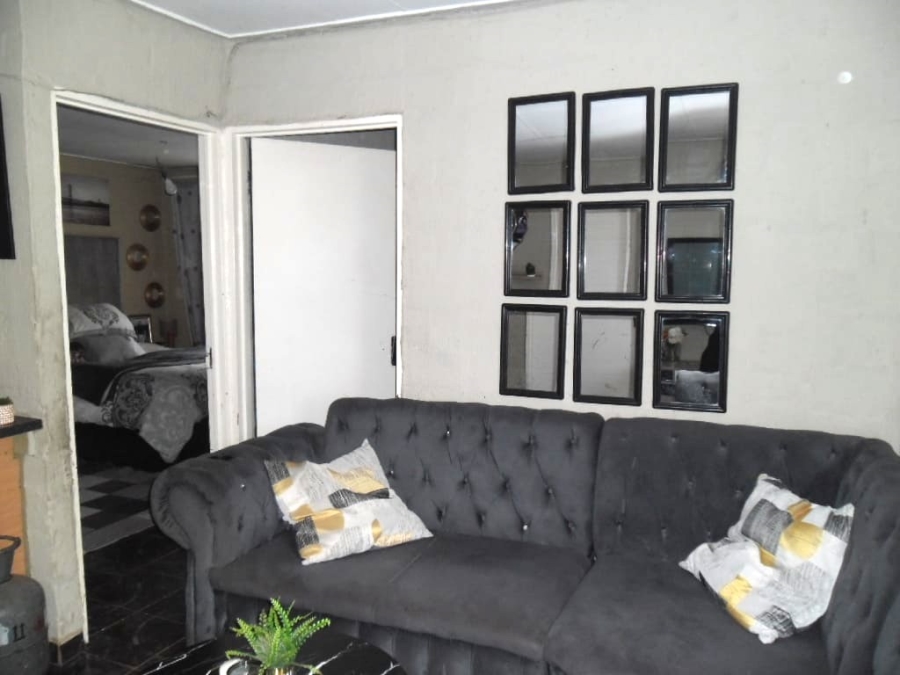 4 Bedroom Property for Sale in Roodekop Gauteng