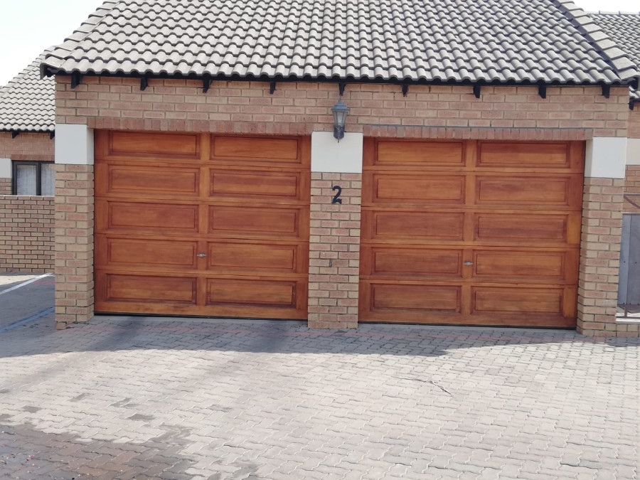 2 Bedroom Property for Sale in Mooikloof Ridge Gauteng