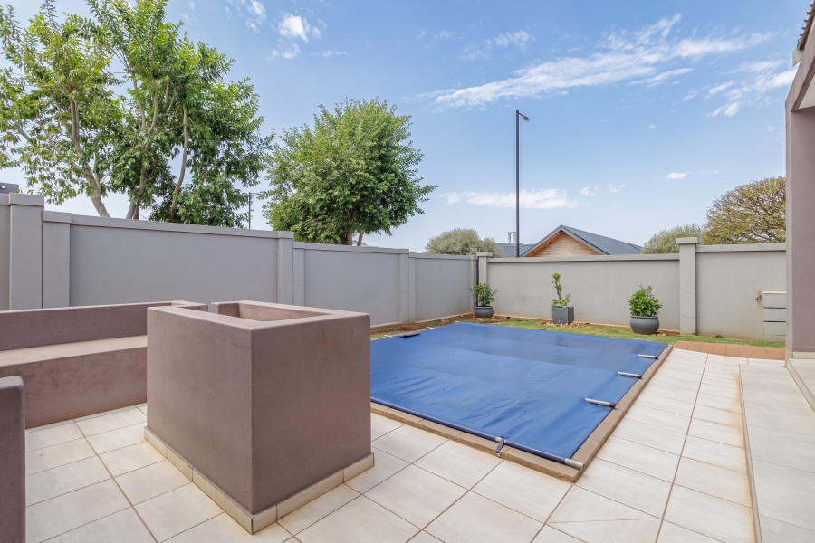 3 Bedroom Property for Sale in Midstream Ridge Gauteng