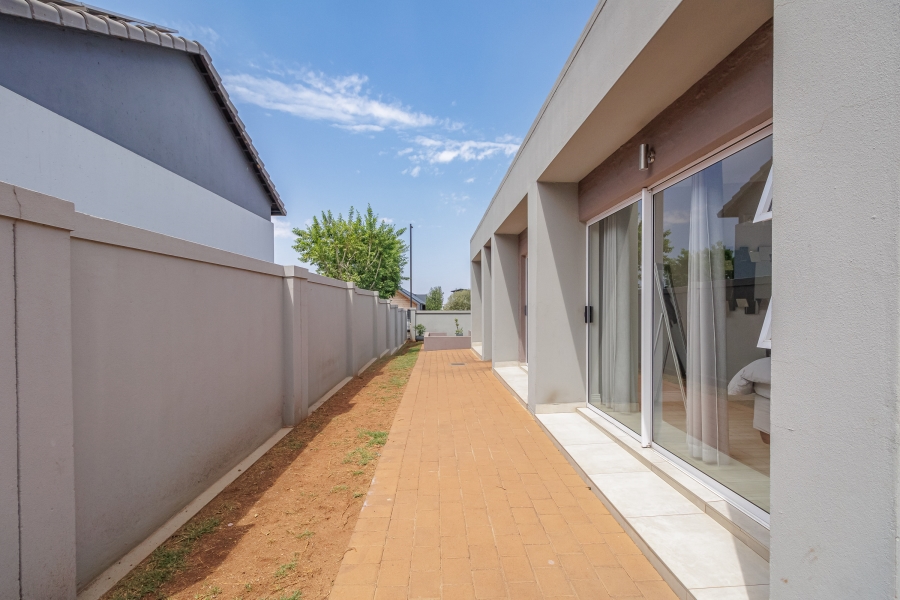 3 Bedroom Property for Sale in Midstream Ridge Gauteng