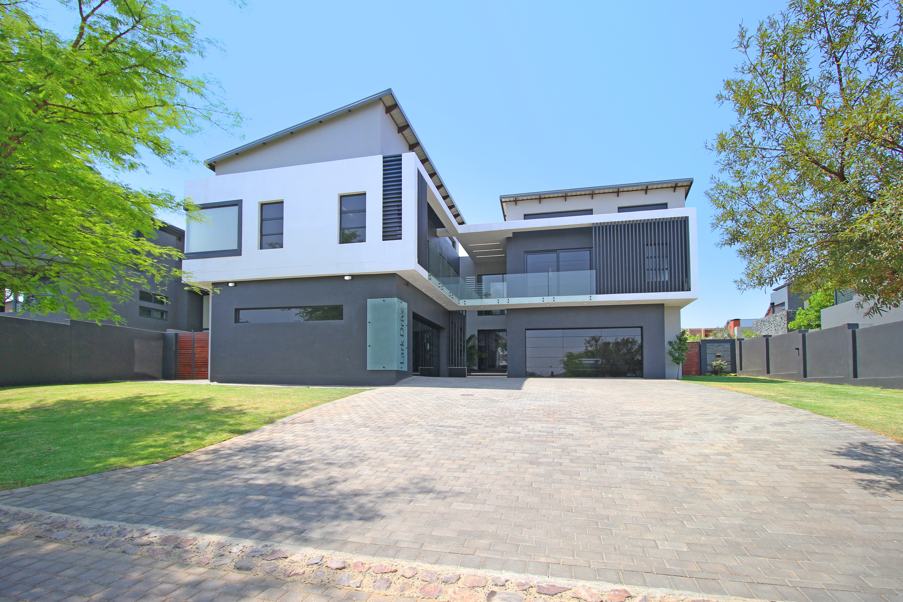 5 Bedroom Property for Sale in Waterfall Country Estate Gauteng