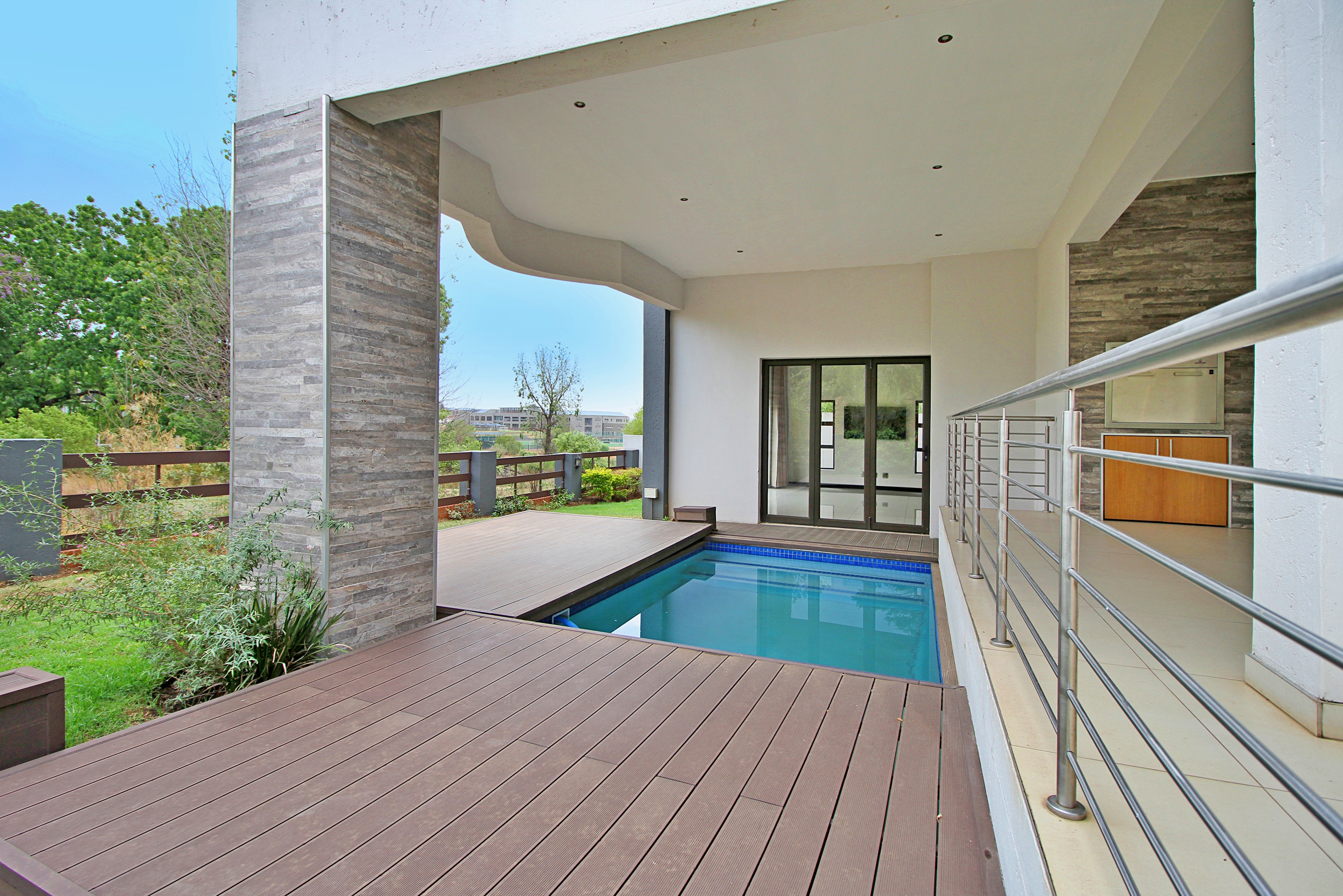 5 Bedroom Property for Sale in Waterfall Country Estate Gauteng