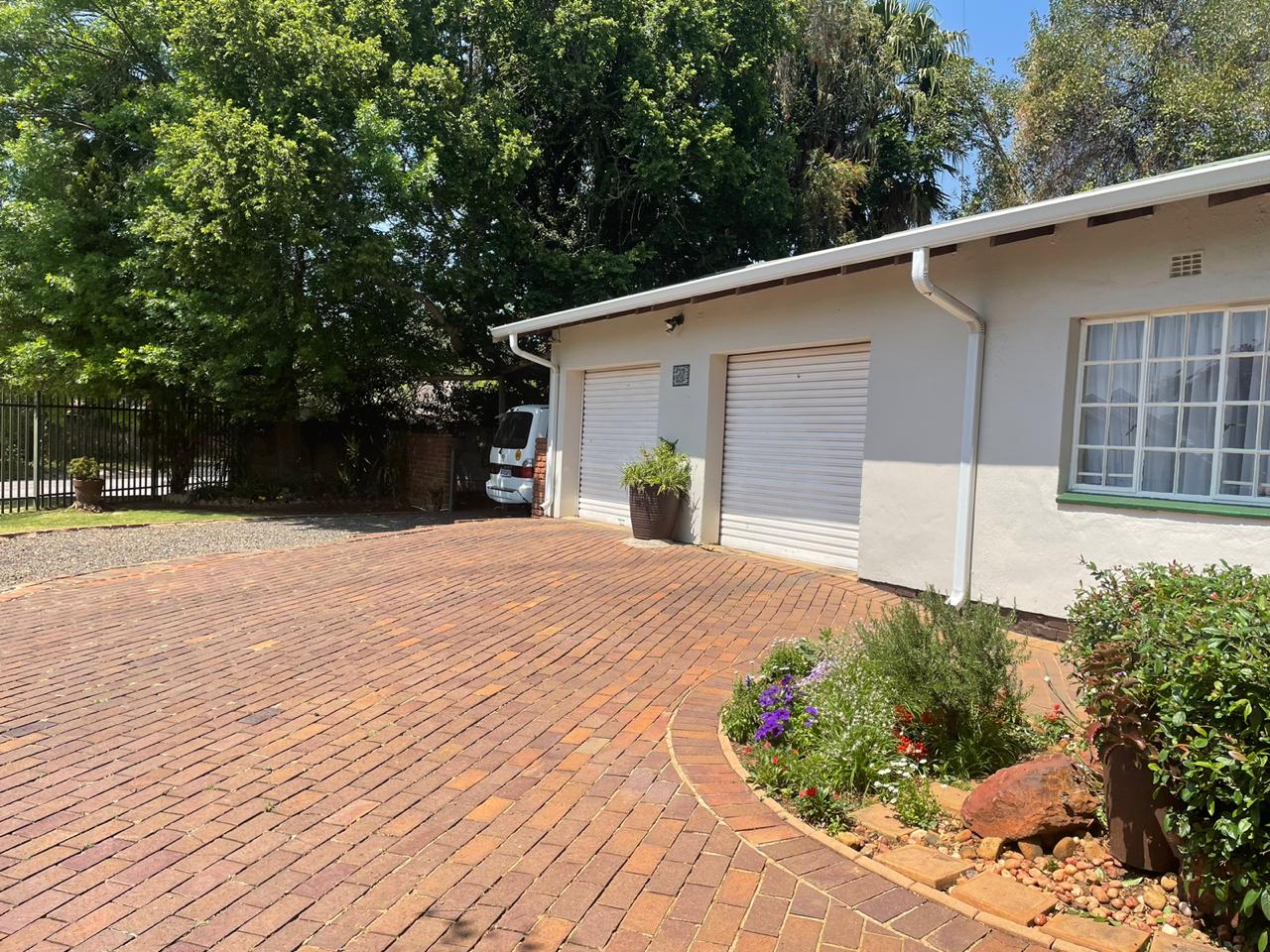 4 Bedroom Property for Sale in Weltevreden Park Gauteng