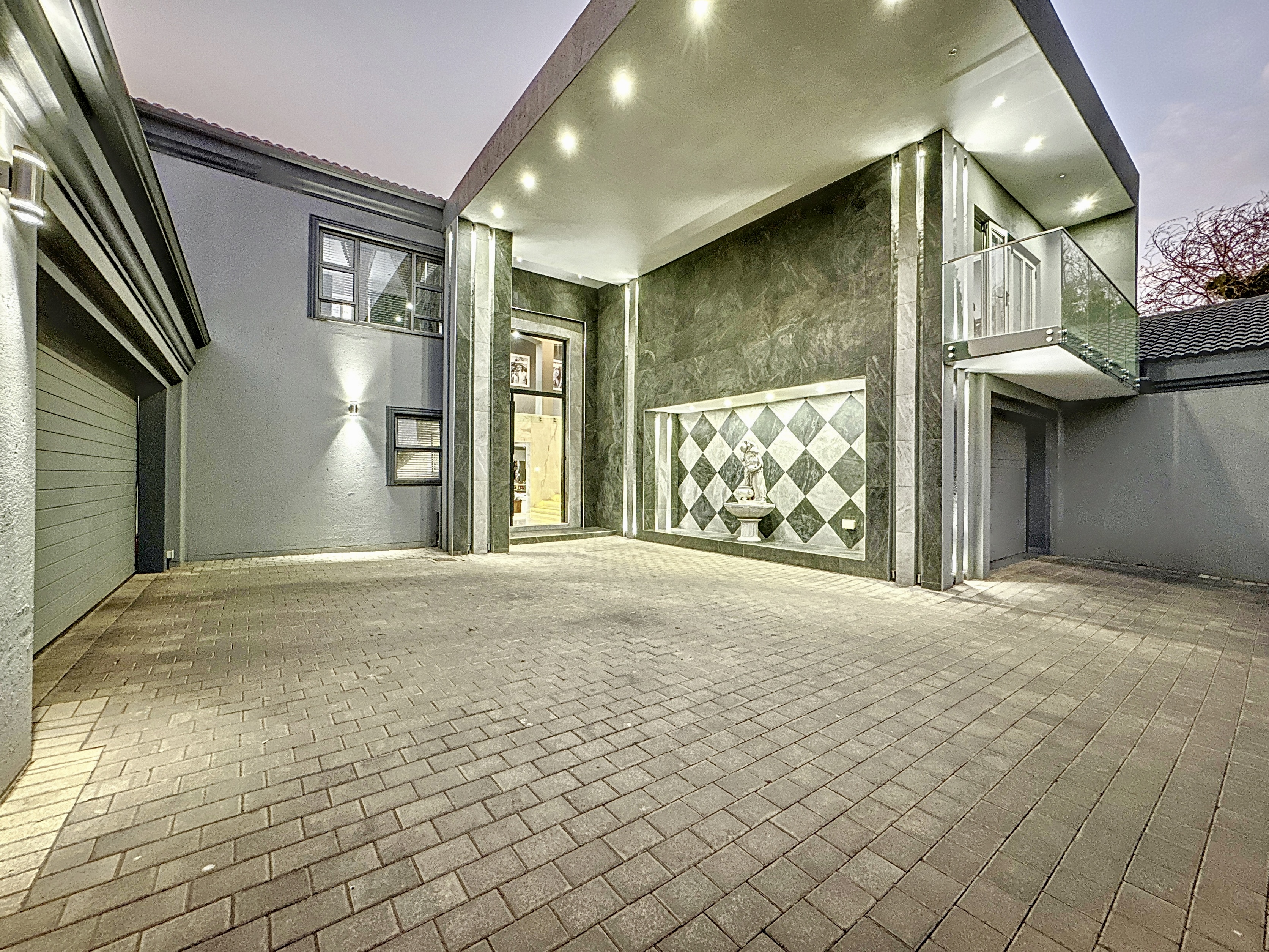 5 Bedroom Property for Sale in Silver Lakes Golf Estate Gauteng