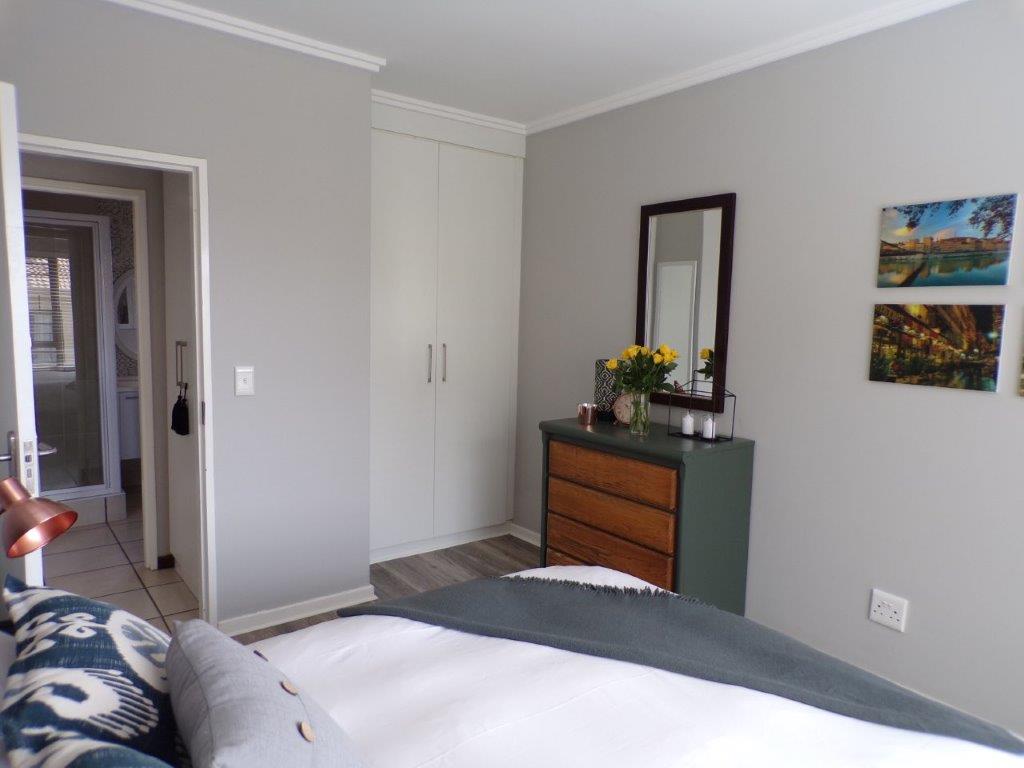 To Let 1 Bedroom Property for Rent in Bryanston Gauteng