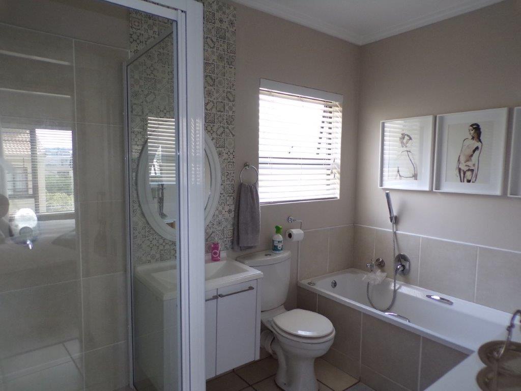 To Let 1 Bedroom Property for Rent in Bryanston Gauteng