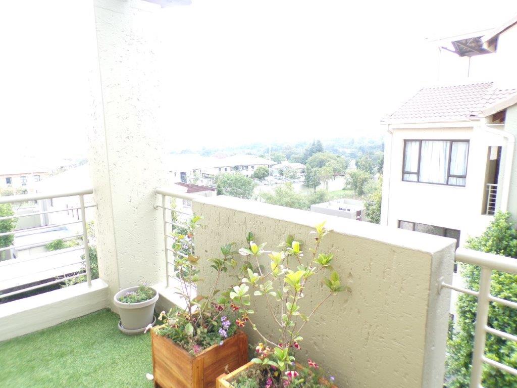 To Let 1 Bedroom Property for Rent in Bryanston Gauteng