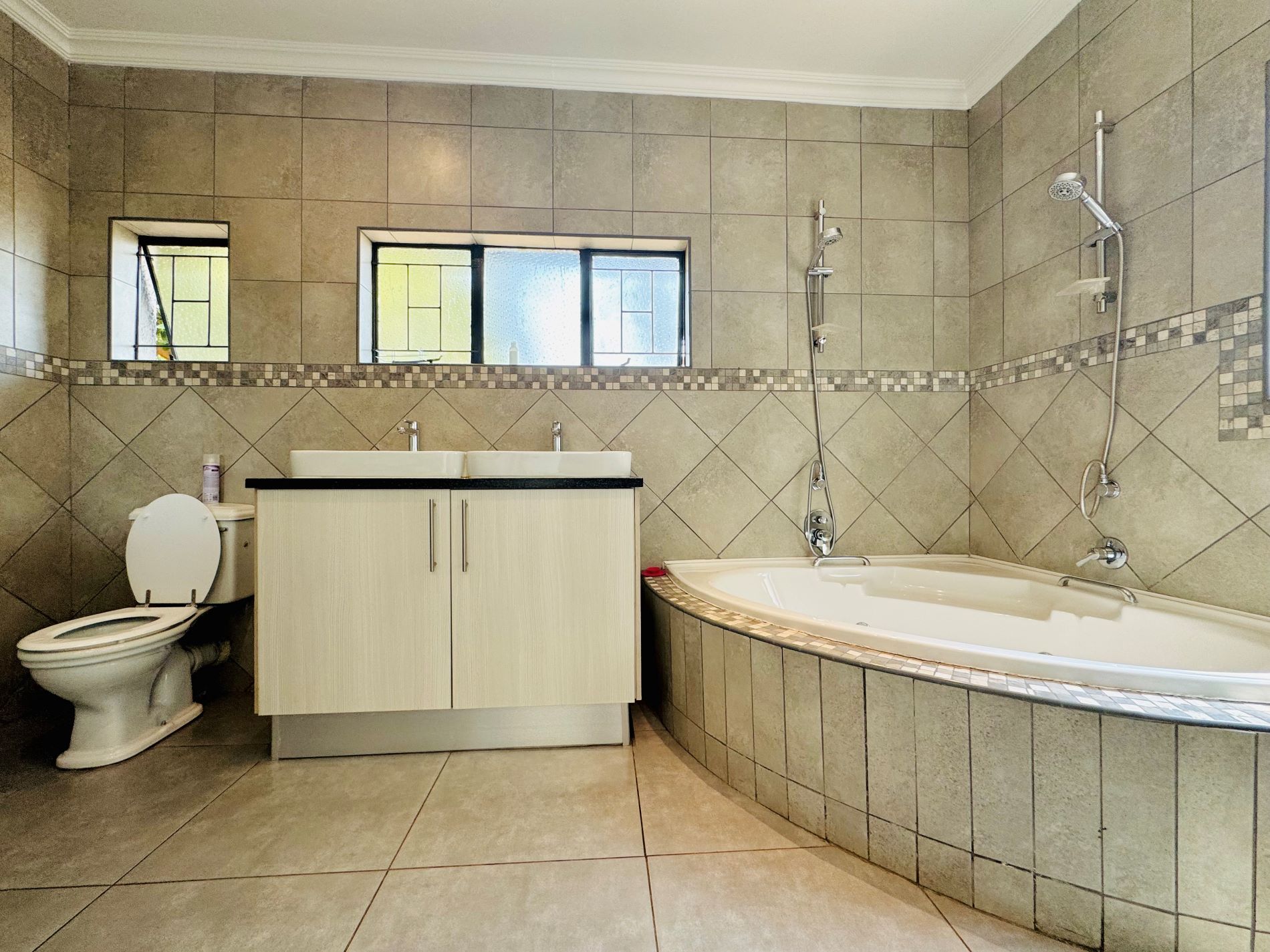 6 Bedroom Property for Sale in Wonderboom Gauteng