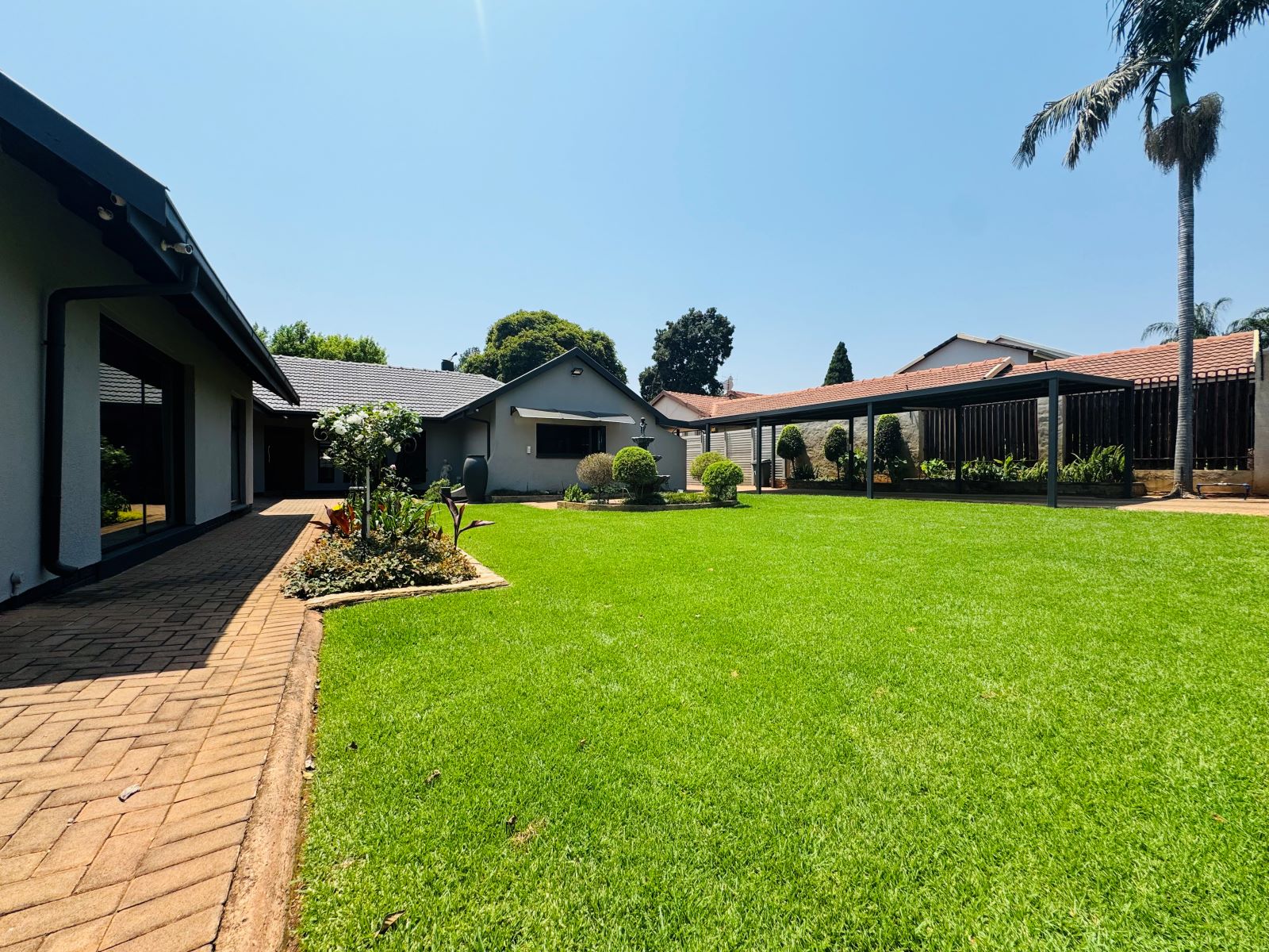 6 Bedroom Property for Sale in Wonderboom Gauteng