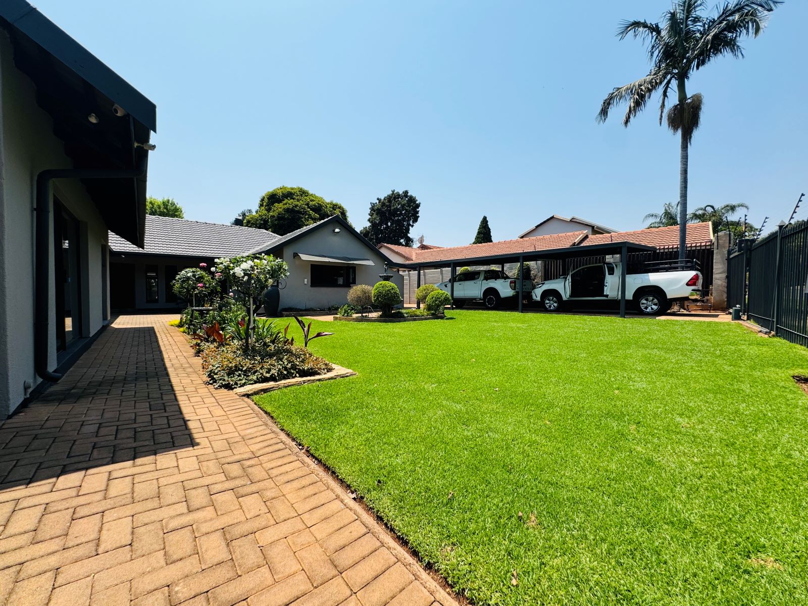 6 Bedroom Property for Sale in Wonderboom Gauteng