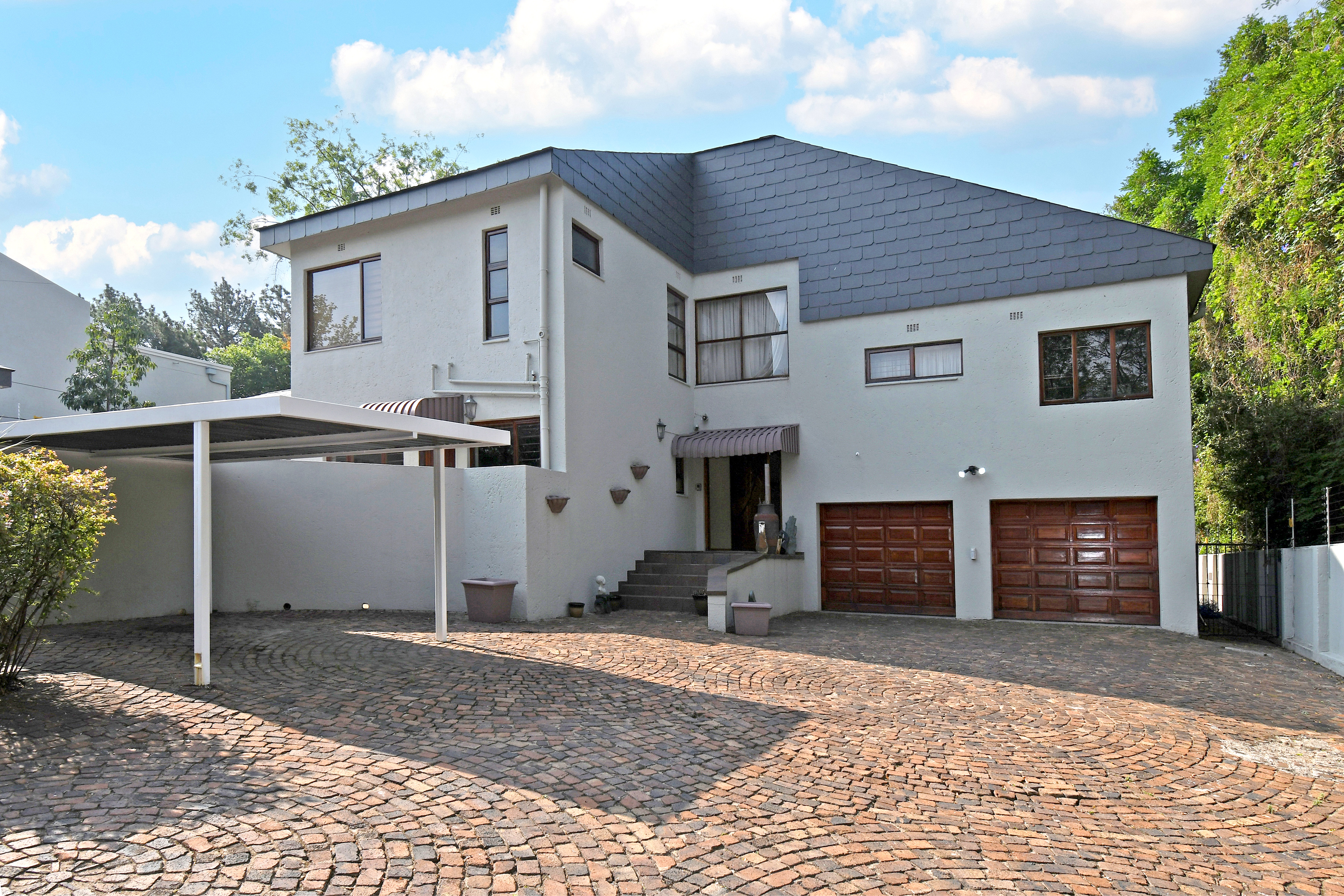 4 Bedroom Property for Sale in Atholl Gauteng