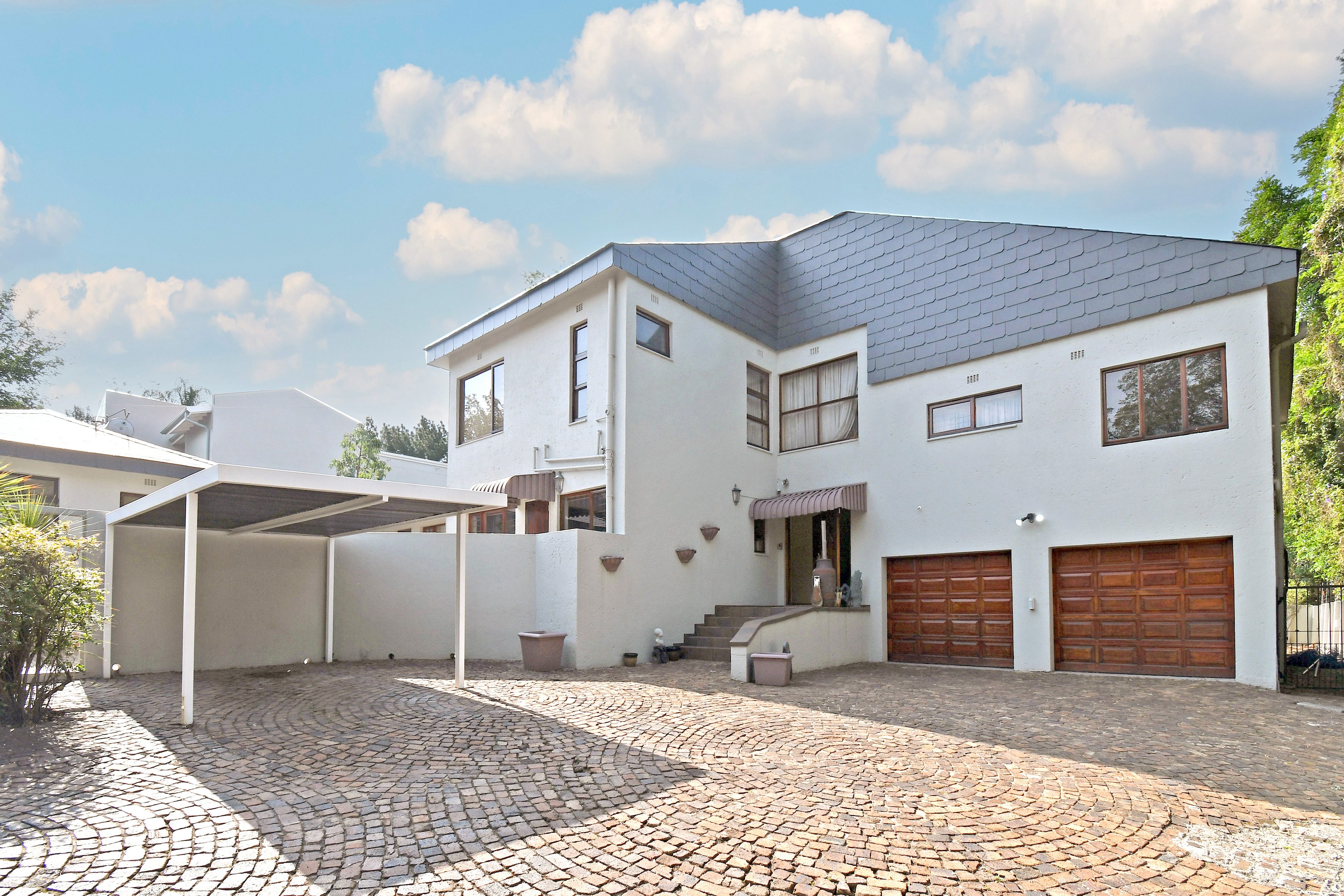 4 Bedroom Property for Sale in Atholl Gauteng