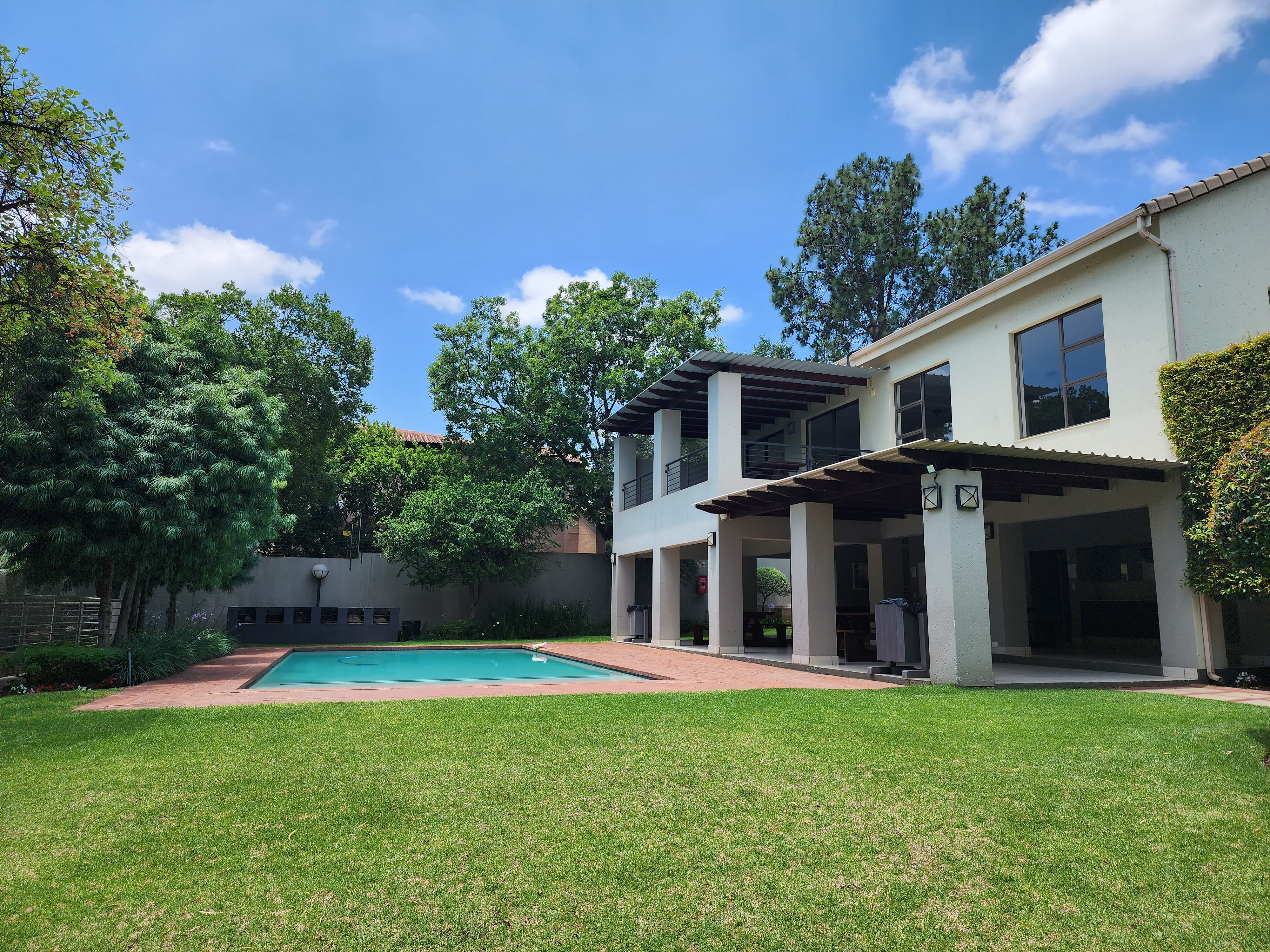 To Let 2 Bedroom Property for Rent in Lonehill Gauteng