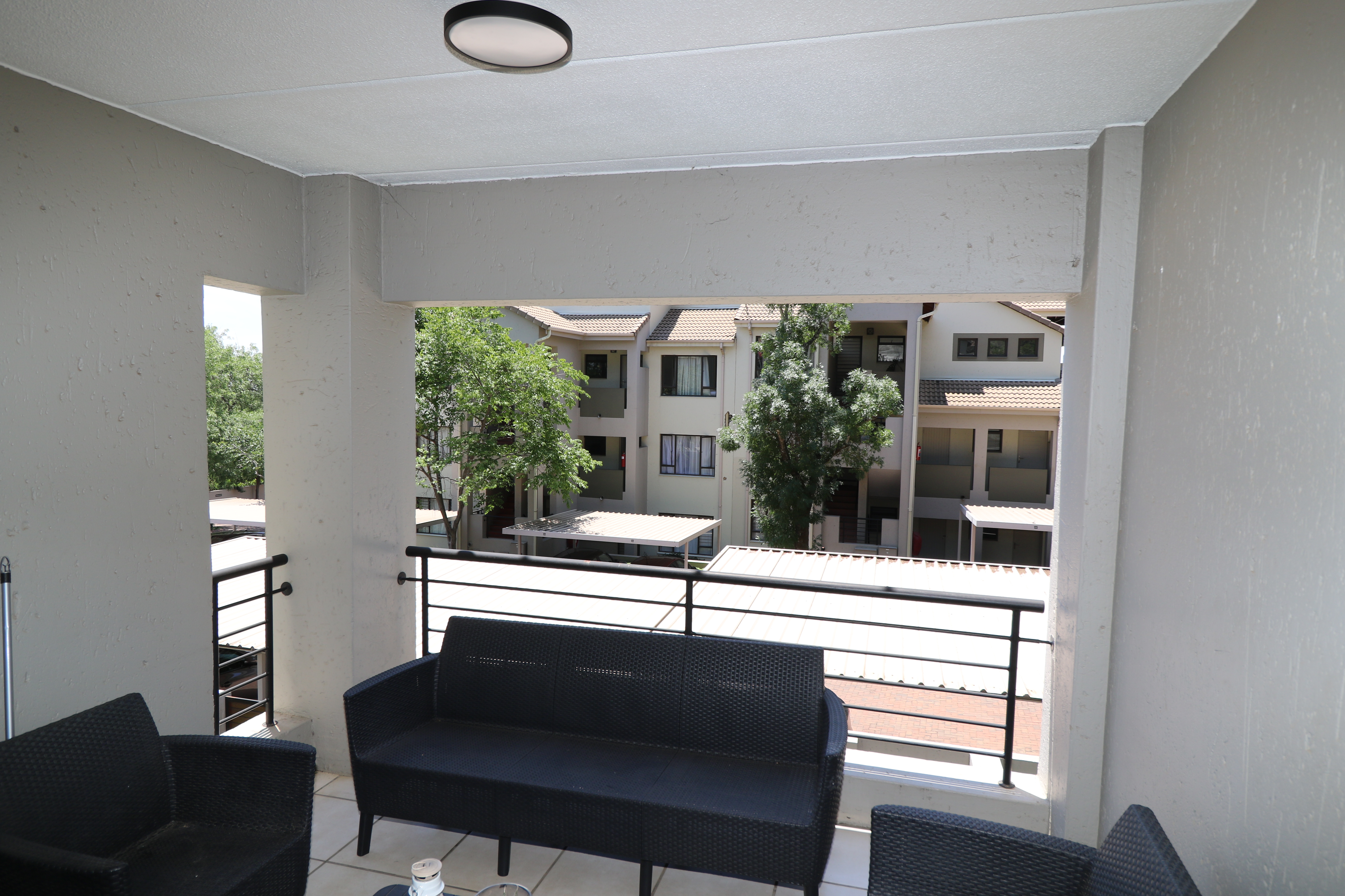 To Let 2 Bedroom Property for Rent in Lonehill Gauteng