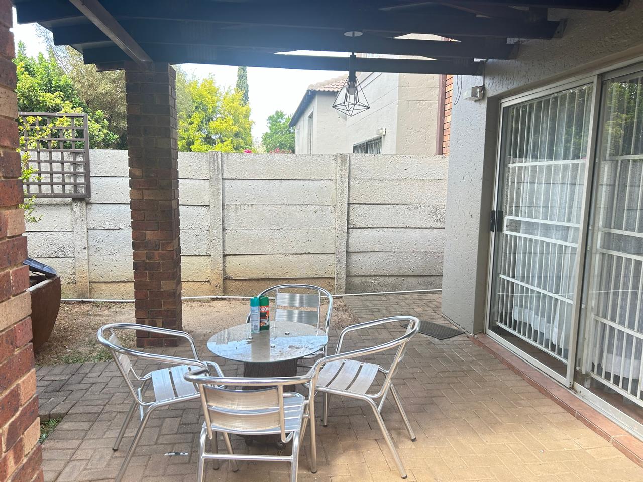 To Let 2 Bedroom Property for Rent in Sonneglans Gauteng