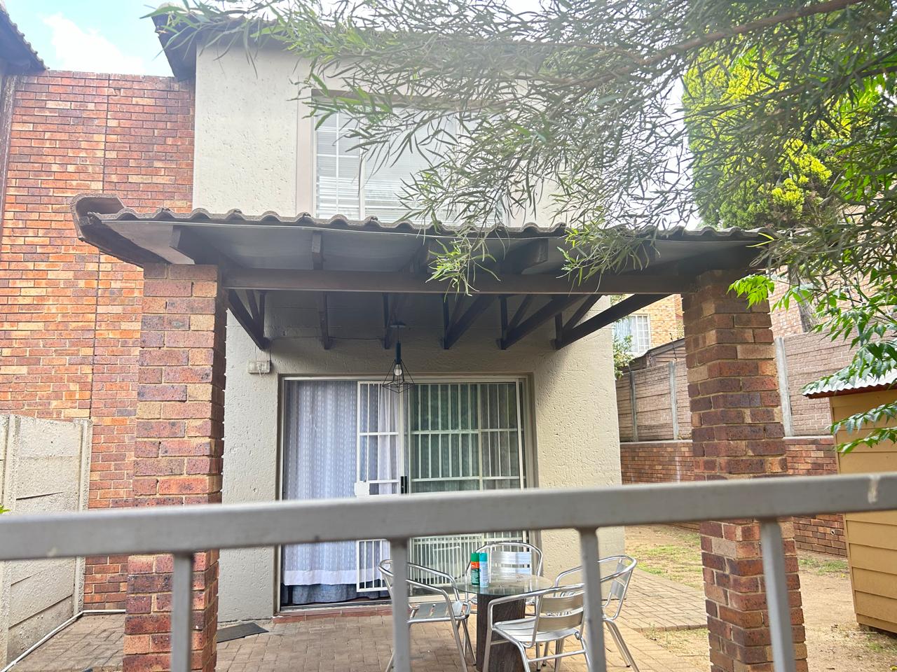 To Let 2 Bedroom Property for Rent in Sonneglans Gauteng