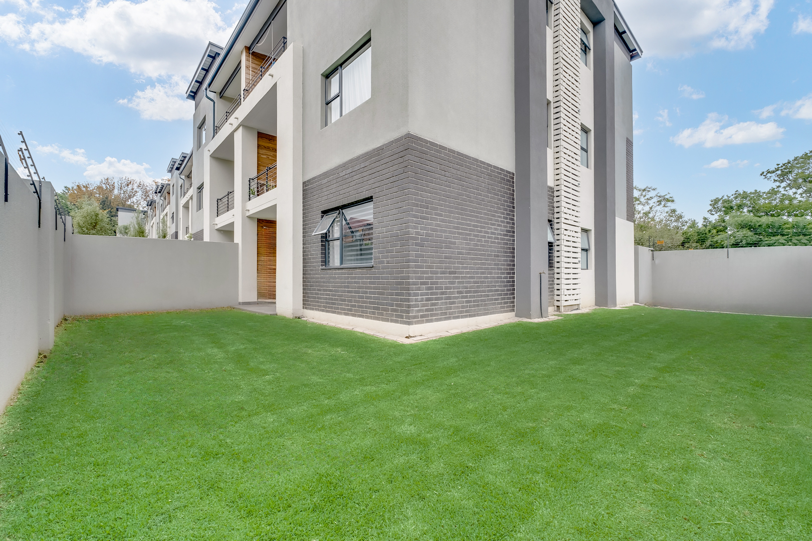 2 Bedroom Property for Sale in Bryanston Gauteng