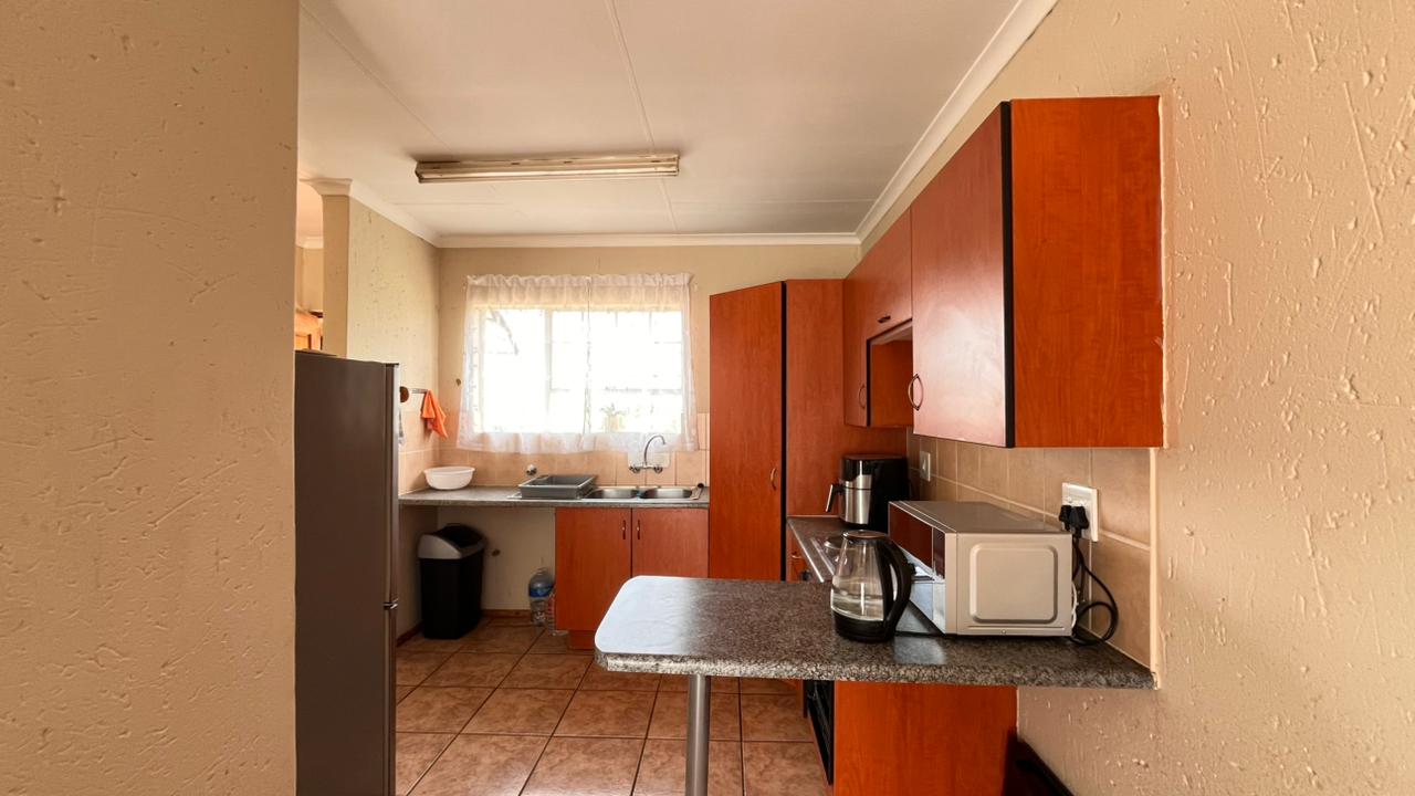 To Let 2 Bedroom Property for Rent in Sonneveld Gauteng