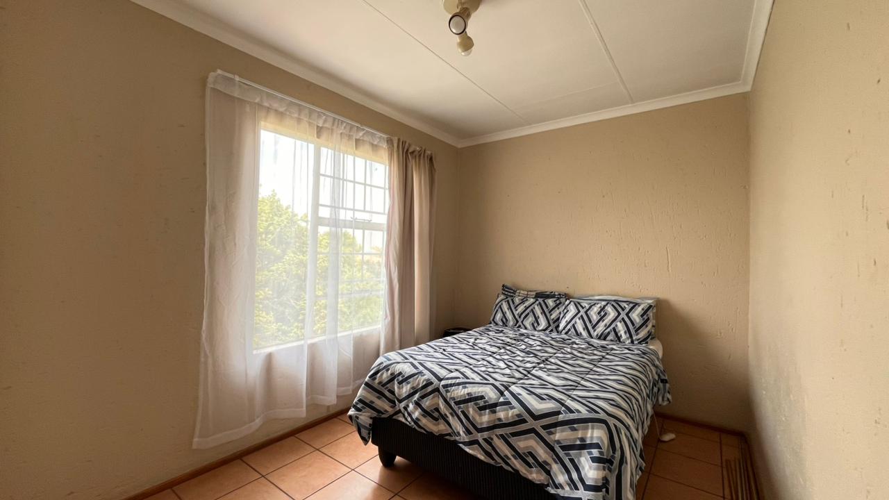 To Let 2 Bedroom Property for Rent in Sonneveld Gauteng