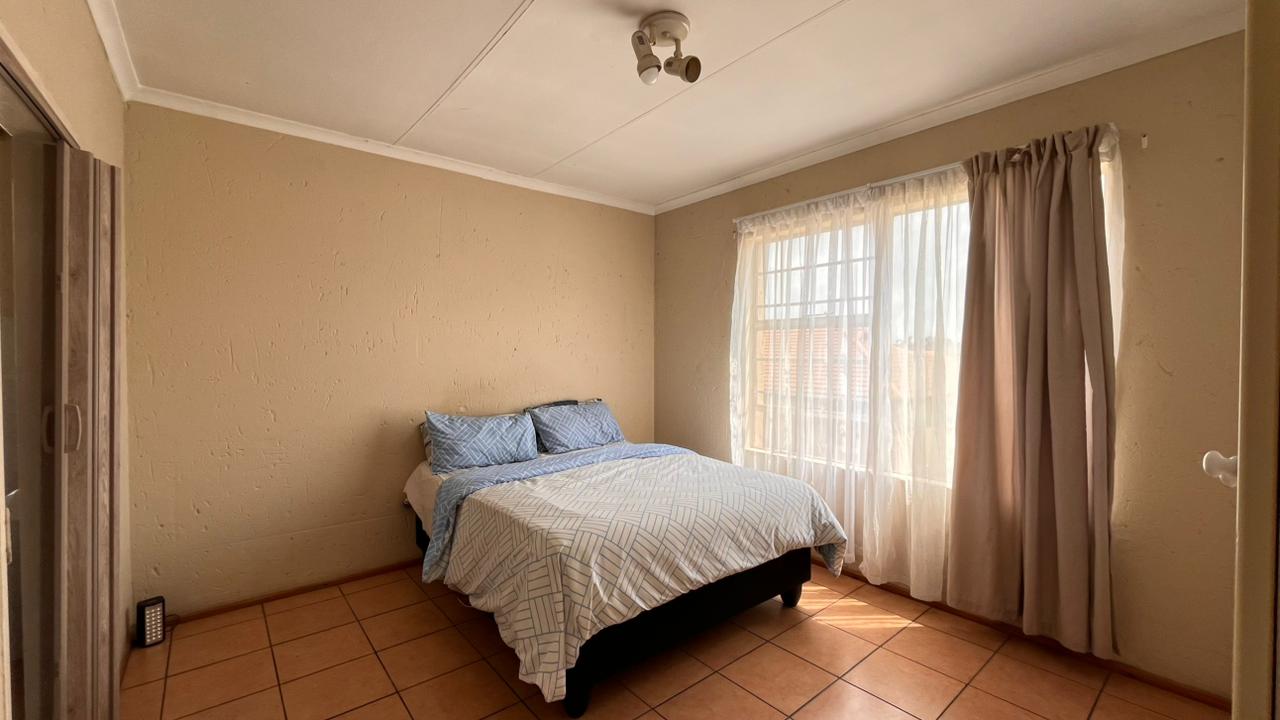 To Let 2 Bedroom Property for Rent in Sonneveld Gauteng