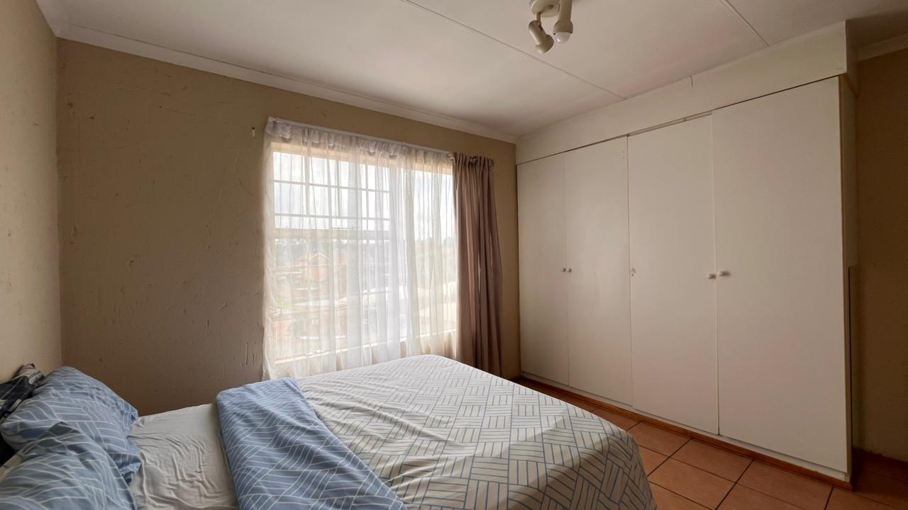 To Let 2 Bedroom Property for Rent in Sonneveld Gauteng