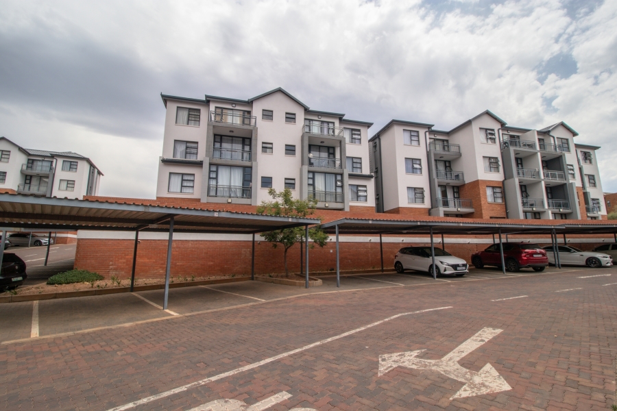 2 Bedroom Property for Sale in Lombardy Estate Gauteng