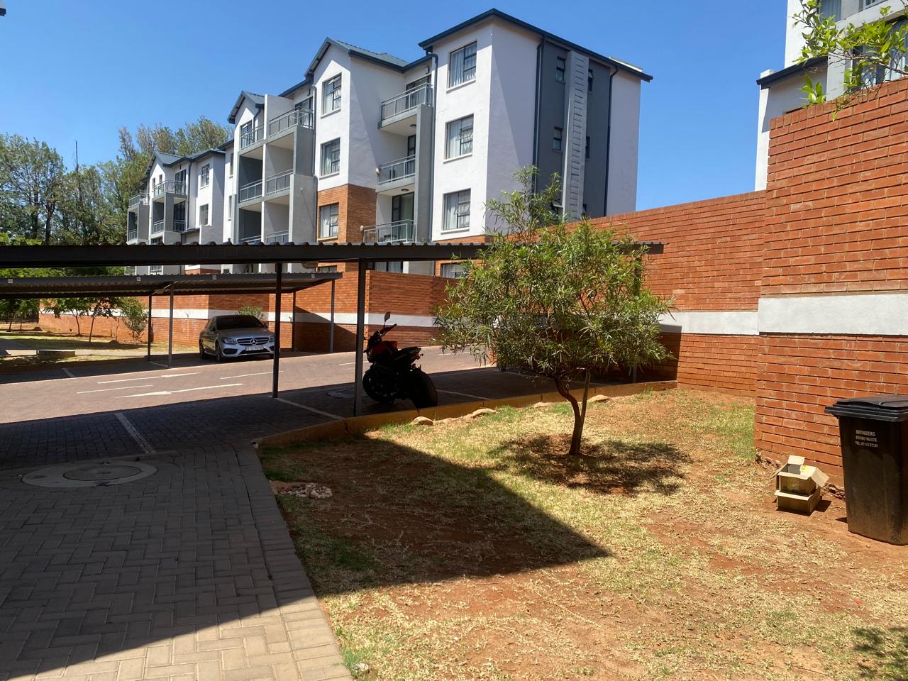 1 Bedroom Property for Sale in Lombardy Estate Gauteng