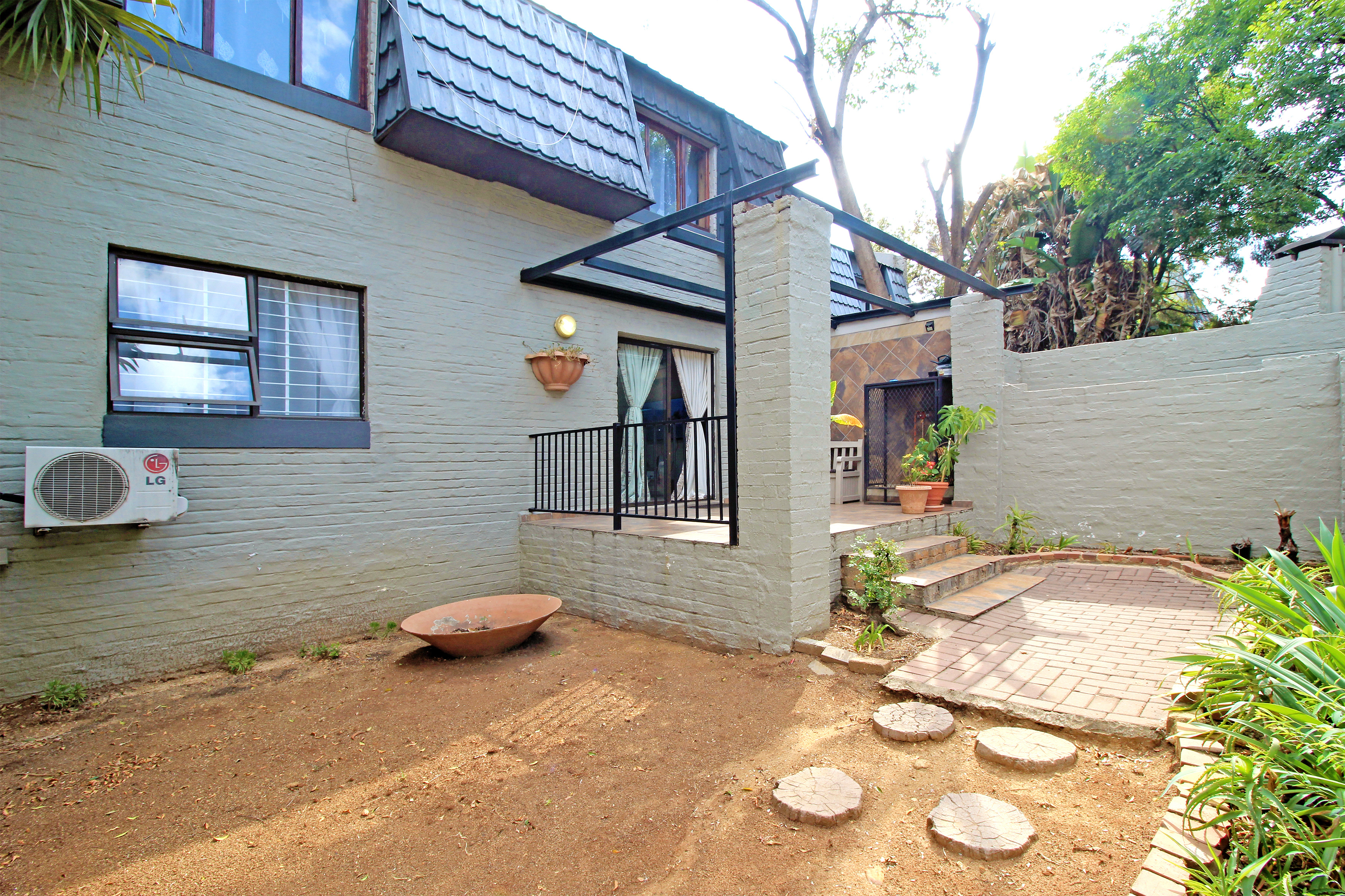 3 Bedroom Property for Sale in Petervale Gauteng