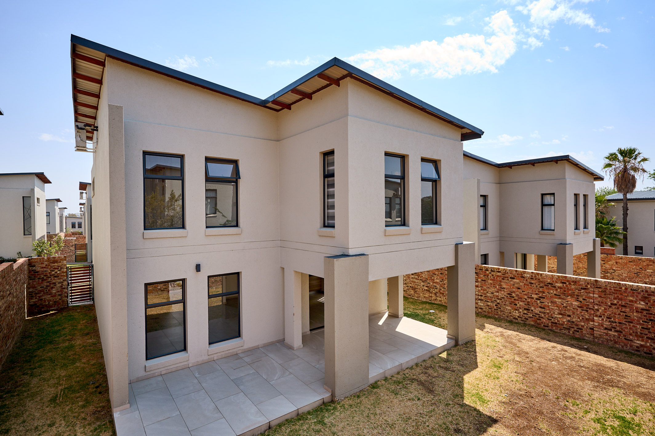 4 Bedroom Property for Sale in Crowthorne AH Gauteng