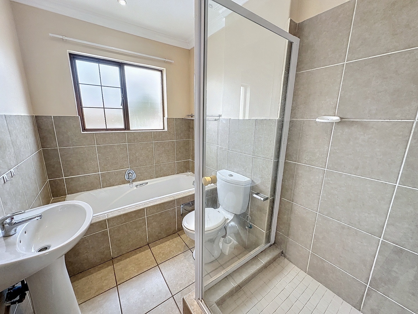 2 Bedroom Property for Sale in Montana Tuine Gauteng