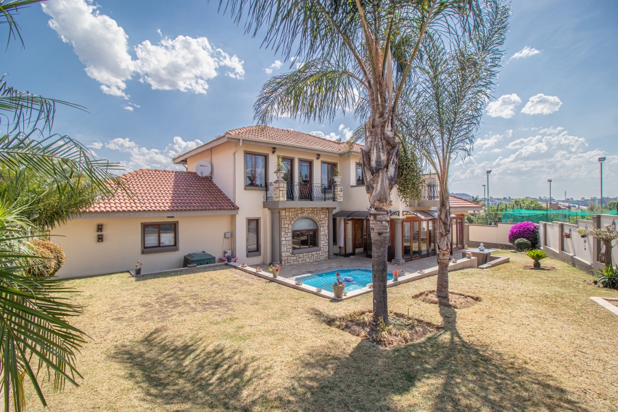 4 Bedroom Property for Sale in Ruimsig Country Estate Gauteng