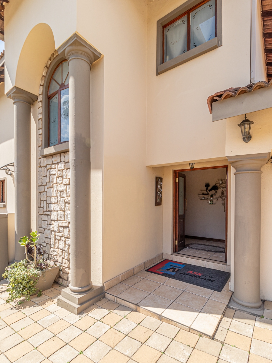 4 Bedroom Property for Sale in Ruimsig Country Estate Gauteng