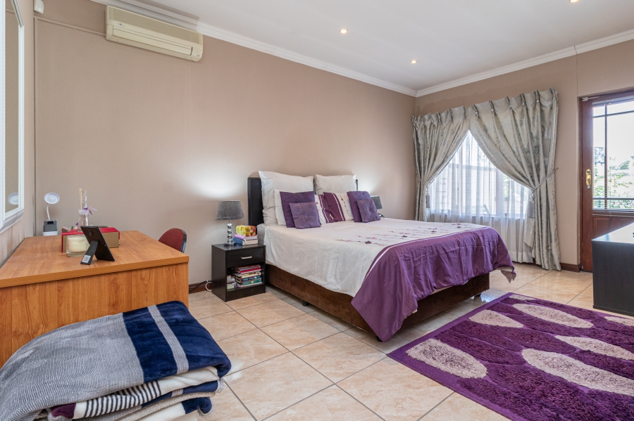 4 Bedroom Property for Sale in Ruimsig Country Estate Gauteng