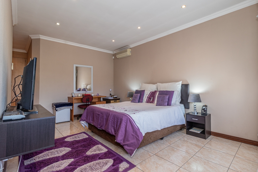 4 Bedroom Property for Sale in Ruimsig Country Estate Gauteng