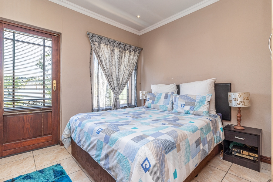 4 Bedroom Property for Sale in Ruimsig Country Estate Gauteng