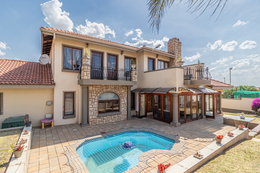 4 Bedroom Property for Sale in Ruimsig Country Estate Gauteng