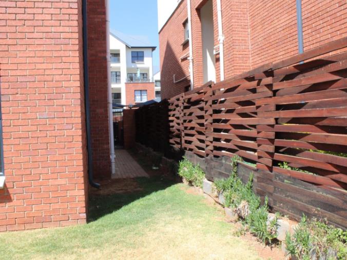 3 Bedroom Property for Sale in Greenstone Crest Gauteng