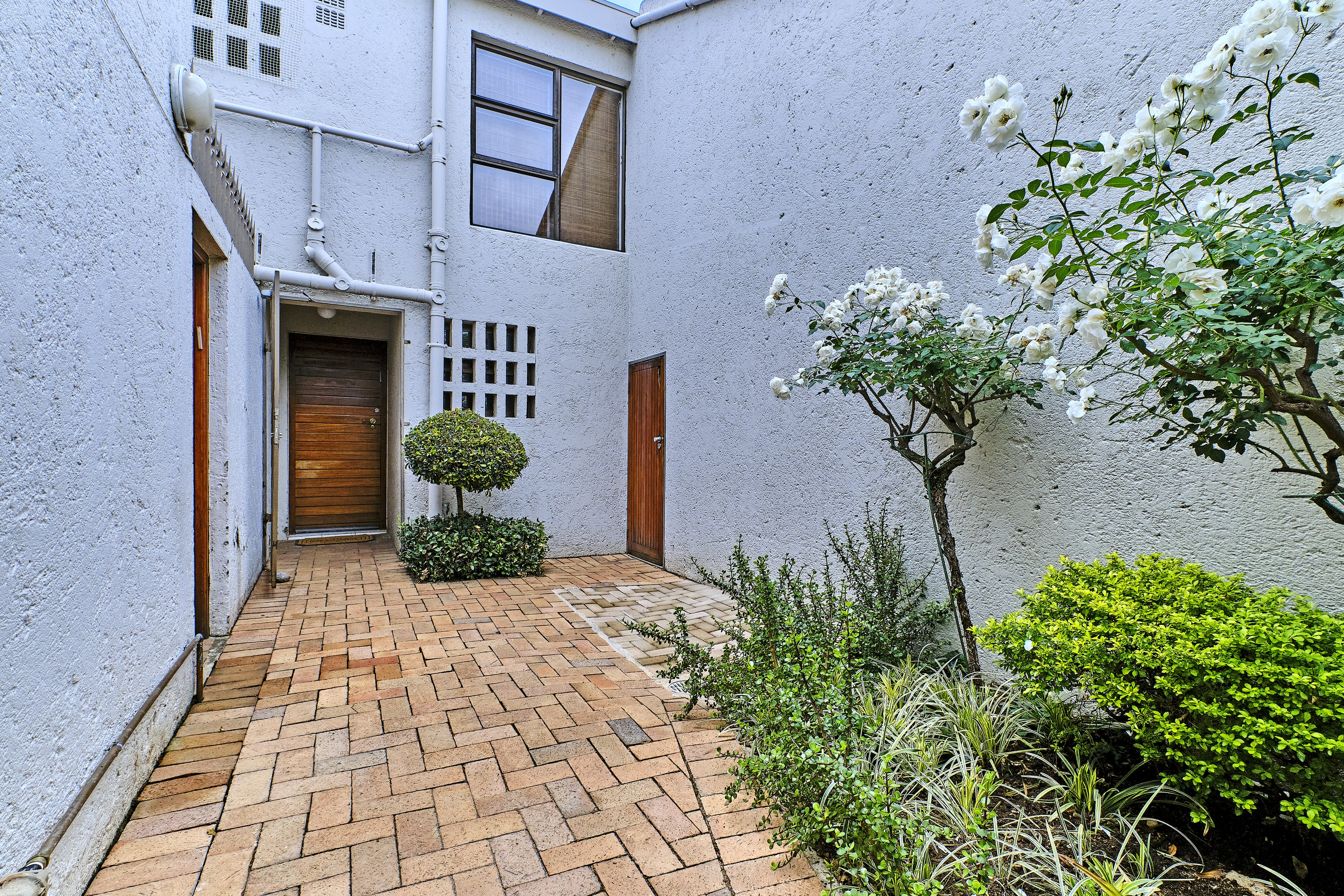 4 Bedroom Property for Sale in Victory Park Gauteng