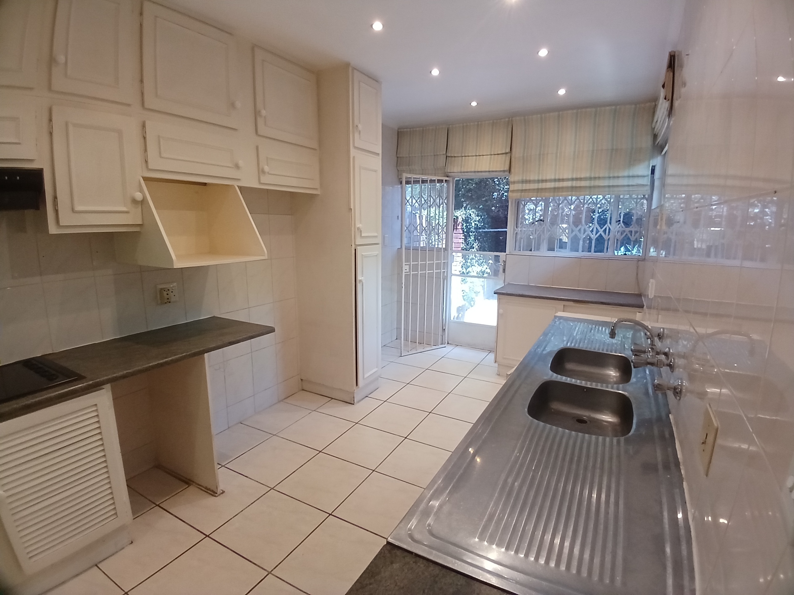 2 Bedroom Property for Sale in Lonehill Gauteng