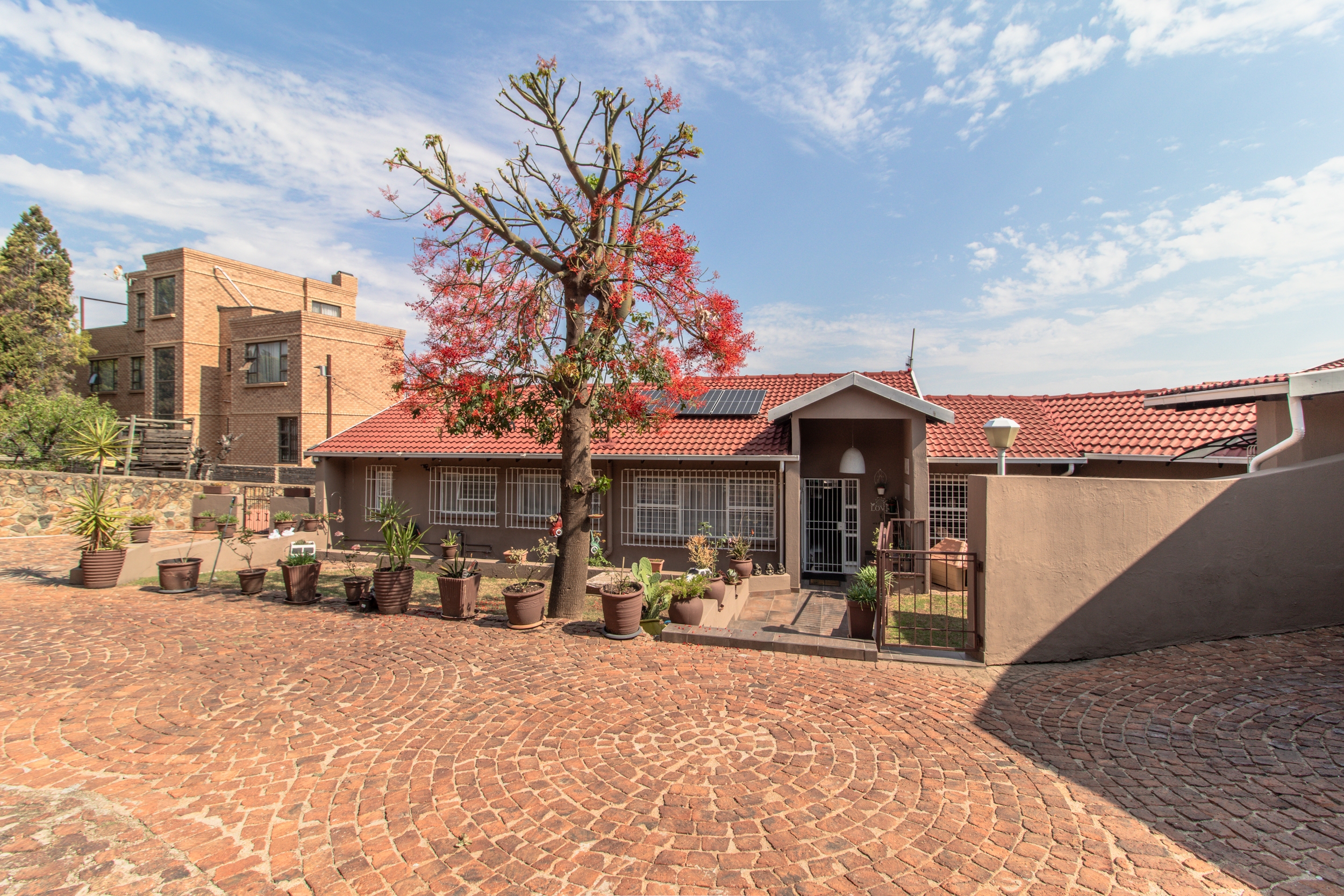 5 Bedroom Property for Sale in Bassonia Gauteng