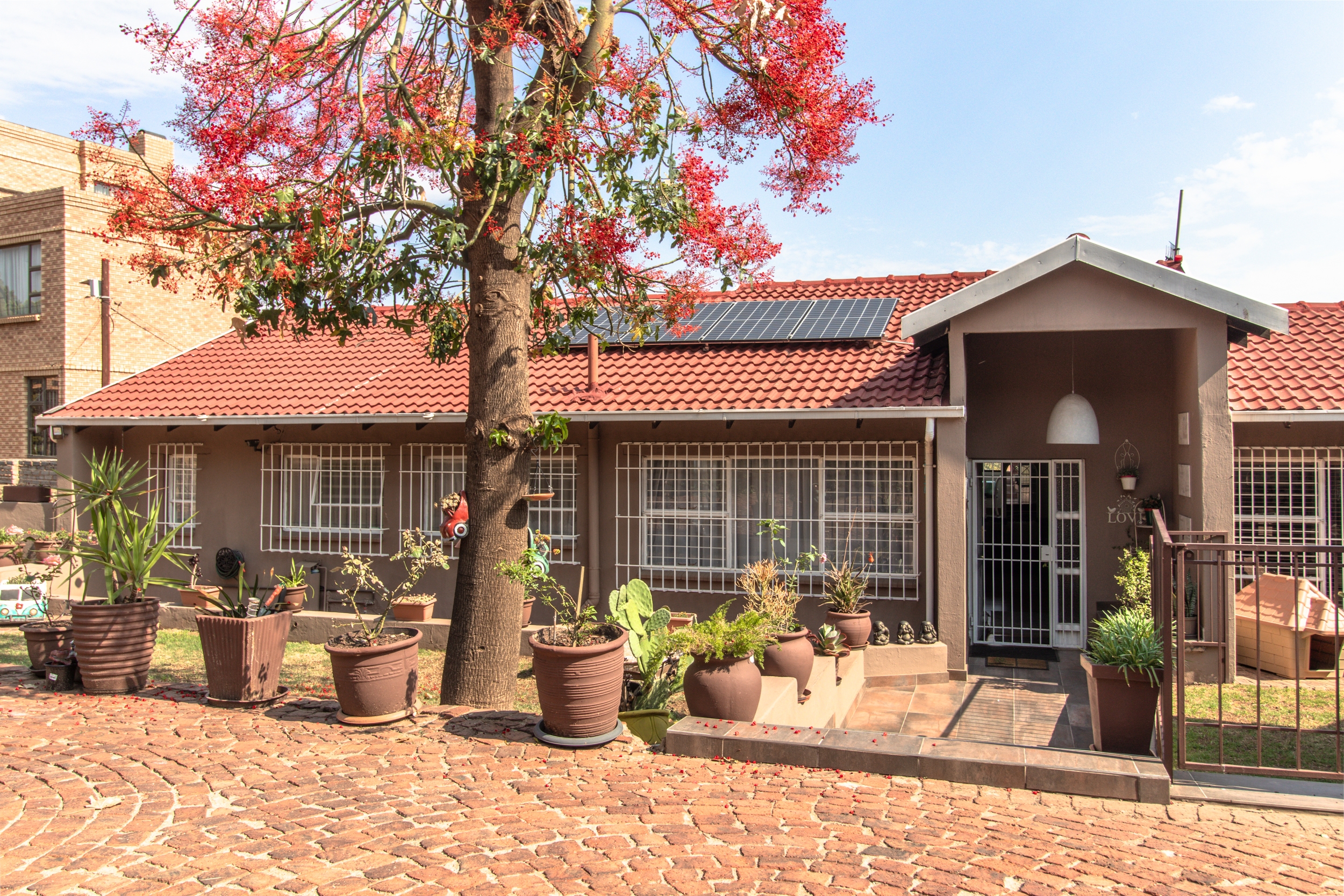 5 Bedroom Property for Sale in Bassonia Gauteng