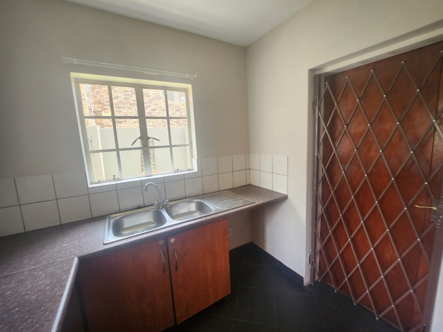 To Let 3 Bedroom Property for Rent in Lambton Gauteng